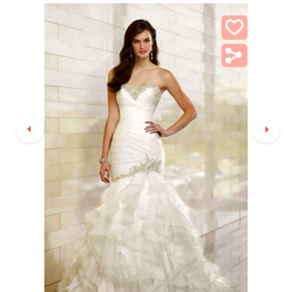 COPY - Essence of Australia Wedding Gown.  US siz…